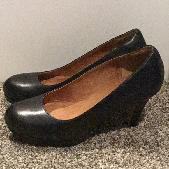 Clarks Shoes - Clarks, black pumps, size 7